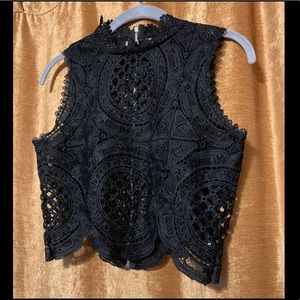 Banjul knit crop top w a high neck